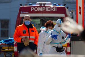 Datele pandemiei de COVID-19, la nivel național: Încă o zi cu peste 900 de români infectaţi