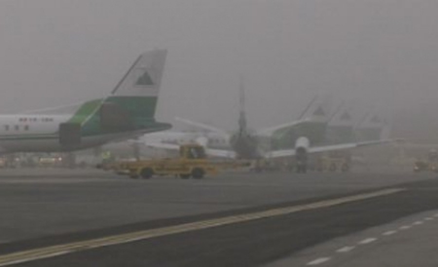 Şaisprezece curse de pe aeroporturile Otopeni şi Băneasa au fost anulate