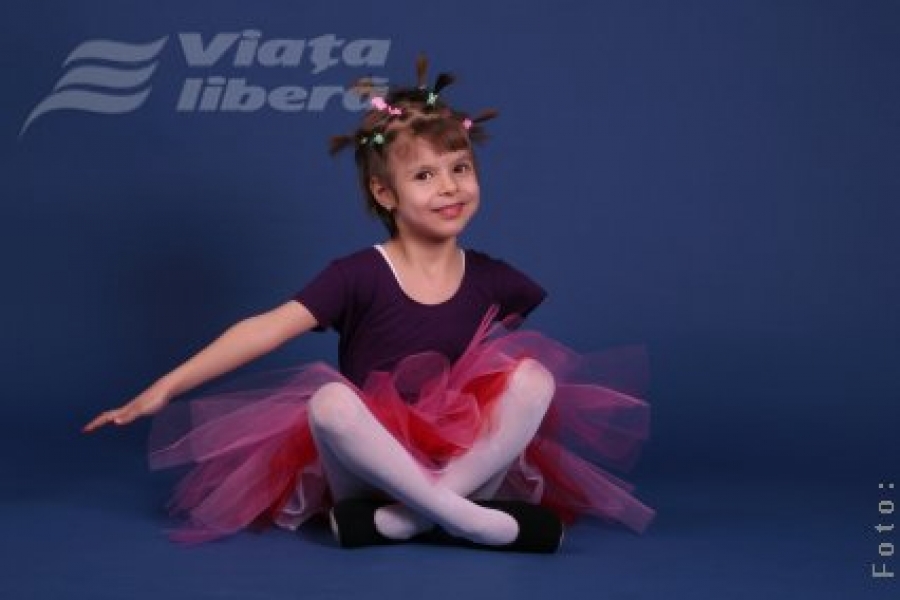 „V-aş îmbrăţişa pe toţi cu ambele mâini”