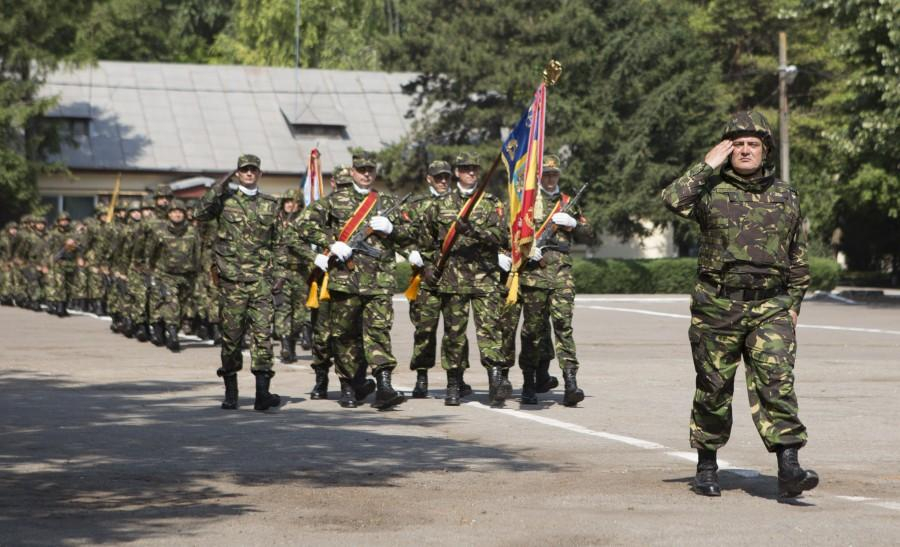 Infanteriştii gălăţeni, primiţi oficial pe Faleza Dunării