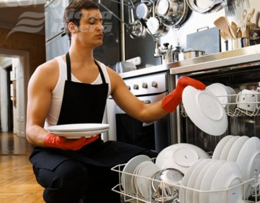 Мужчинам нельзя мыть посуду