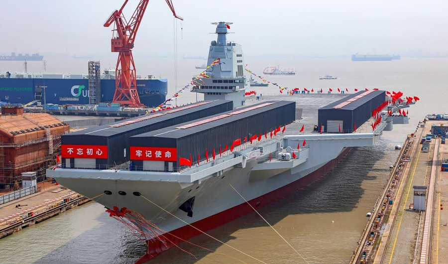 China și-a prezentat cel mai avansat portavion