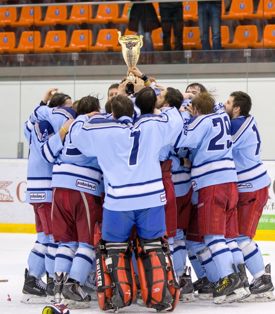 HOCHEIŞTII vin în faţa gălăţenilor cu TROFEUL DE CAMPIOANĂ marţi seară, la patinoar