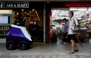 Singapore testează roboți pentru patrularea pe străzi