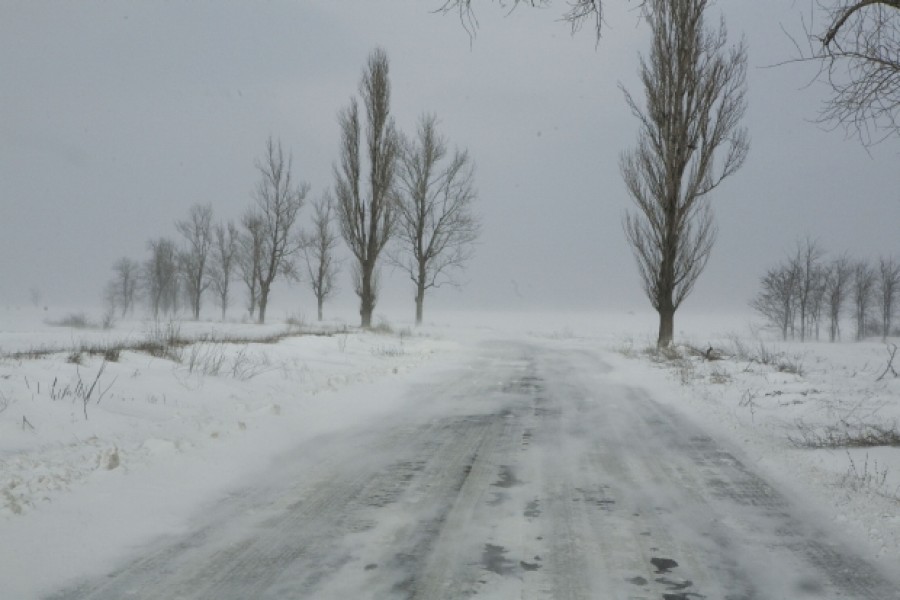 De vineri şi până duminică: Cod galben de ninsori şi viscol în toată ţara