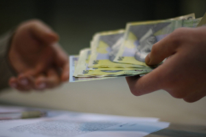 Piaţa bancară, alimentată prin creşterea împrumuturilor