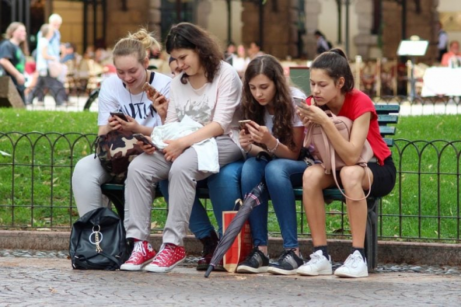 Viitor de aur, cu adolescenți de maidan