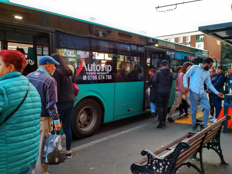 Cum să nu vă lăsați furați în autobuze ori în stații