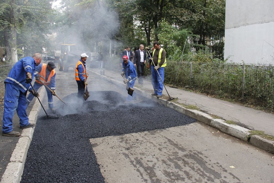 ATENȚIE, ȘOFERI! Ce străzi trebuie să ocoliţi dacă sunteţi cu maşina