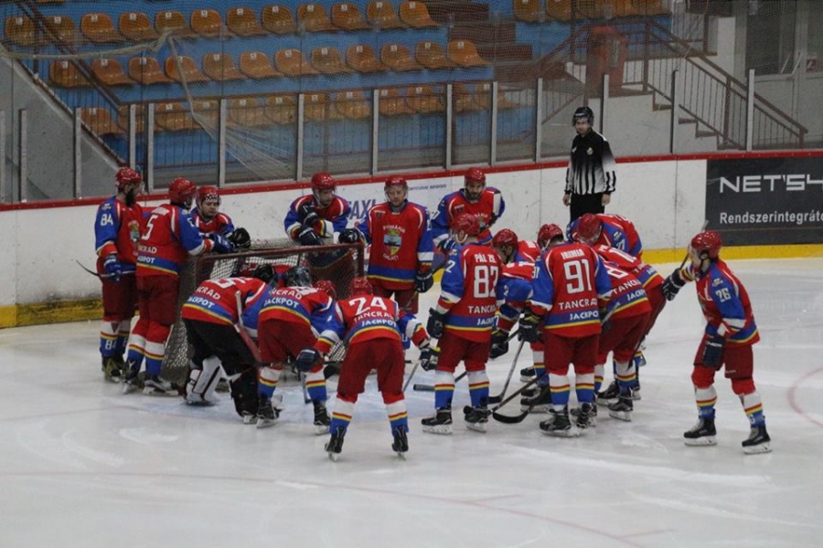 Vineri, patinează alături de hocheiştii campioni