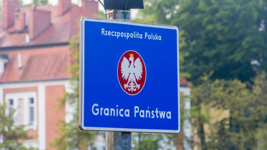 Polonia a sporit controalele la frontiera cu Slovacia