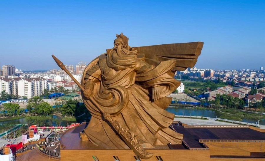 STATUIE de 1.320 de tone, în onoarea războinicului antic Guan Yu