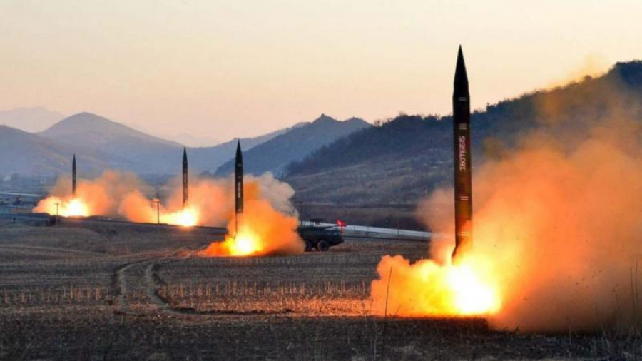 Coreea de Nord a lansat opt rachete balistice
