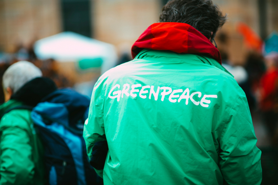 Romgaz acționează în justiție pentru dizolvarea Greenpeace CEE România. Fundaţia se apără de acuzaţii
