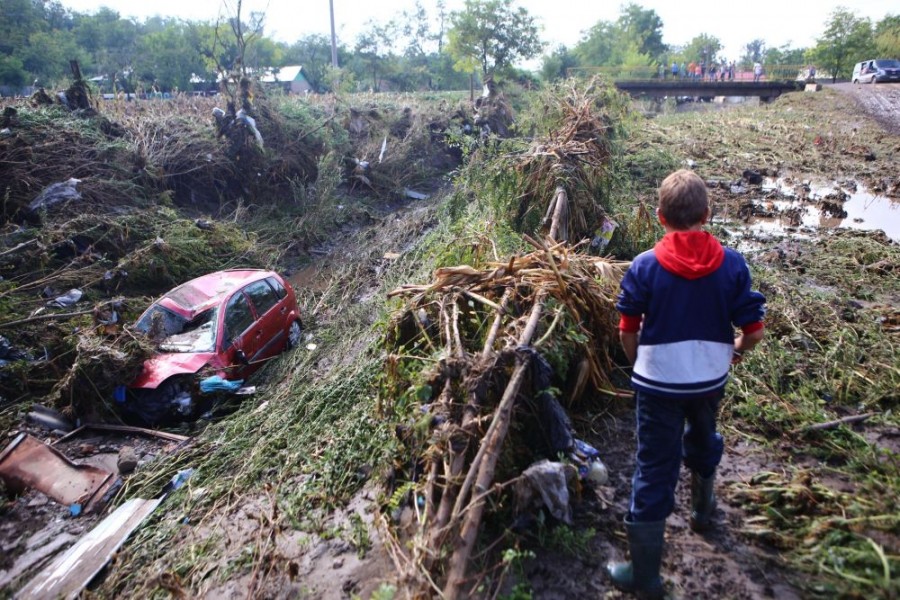 Aproximativ 140 de persoane au fost salvate de la înec în judeţul Galaţi