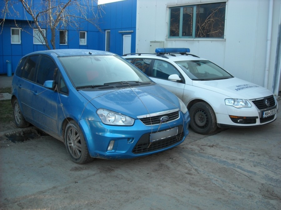 Poliţiştii de frontieră au confiscat un Ford furat din Portugalia