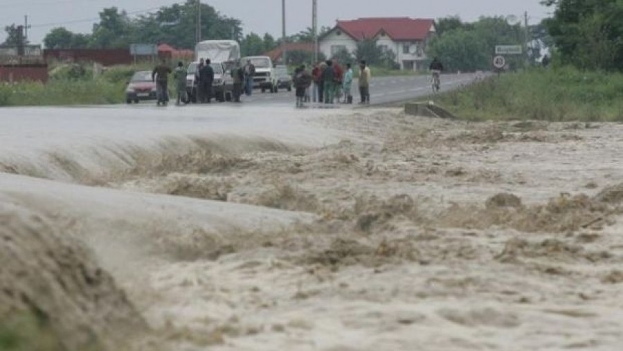 INUNDAŢIILE fac PRĂPĂD în nouă judeţe din ţară