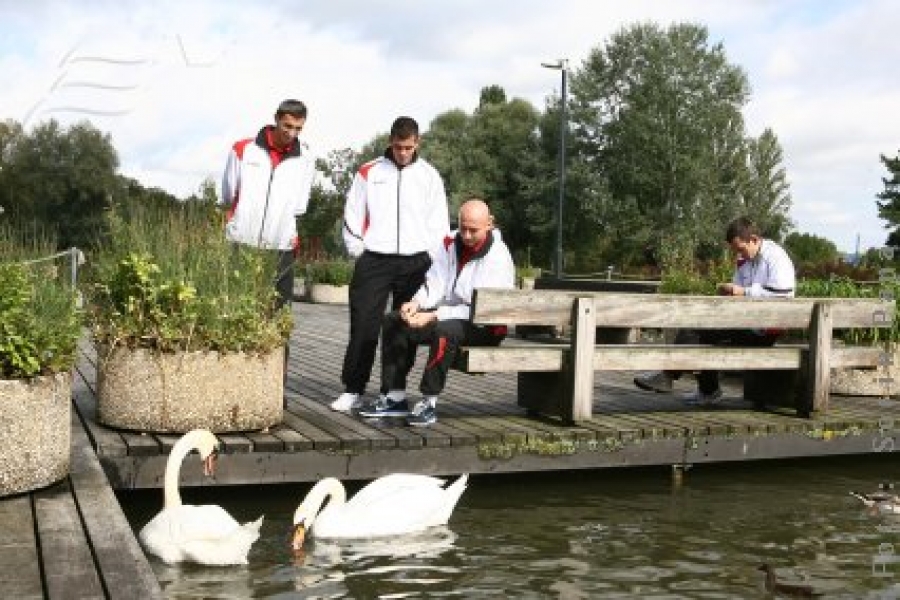  Jucătorii lui Dorinel Munteanu se relaxează la o plimbare în parc (VIDEO)