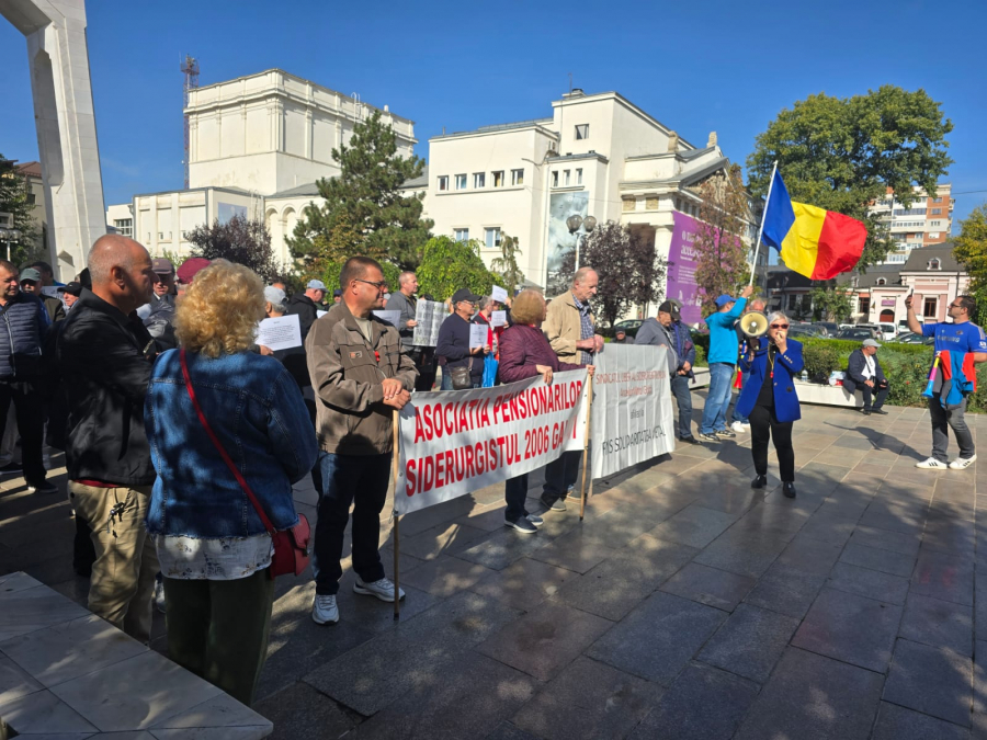 Pensionarii protestatari din Galați iau în calcul greva foamei (FOTO/VIDEO)