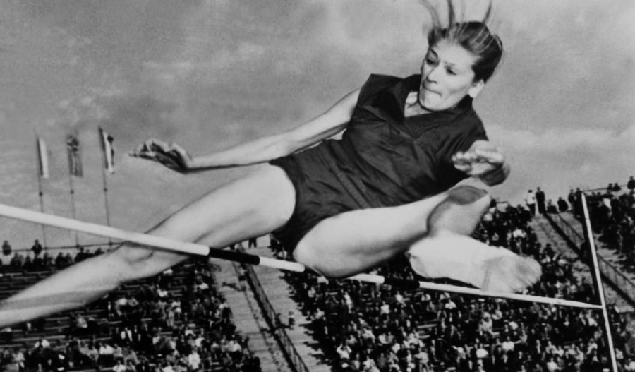Iolanda Balaș, prima sportivă din România care a câștigat aurul olimpic