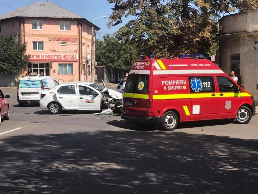 Accidente cu trenul şi taxiul, din neatenţie