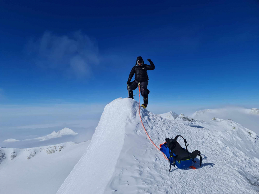Un alpinist român, pe cele mai înalte vârfuri de pe fiecare continent (VIDEO)