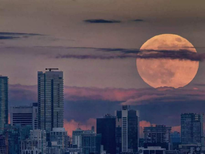 Două „super-Luni”, în august