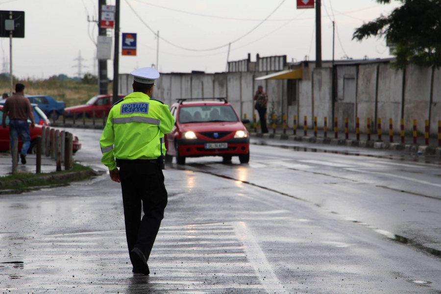 Peste 1.600 de şoferi, amendaţi de poliţiştii locali