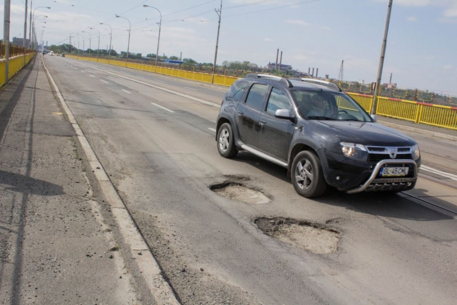 Până la consolidarea de 20 de milioane de euro/ Viaductul continuă să înghită bani (FOTO)