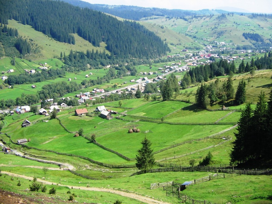 FOTO/ Satul cultural al României în 2014: Localitatea Ciocăneşti din judeţul Suceava