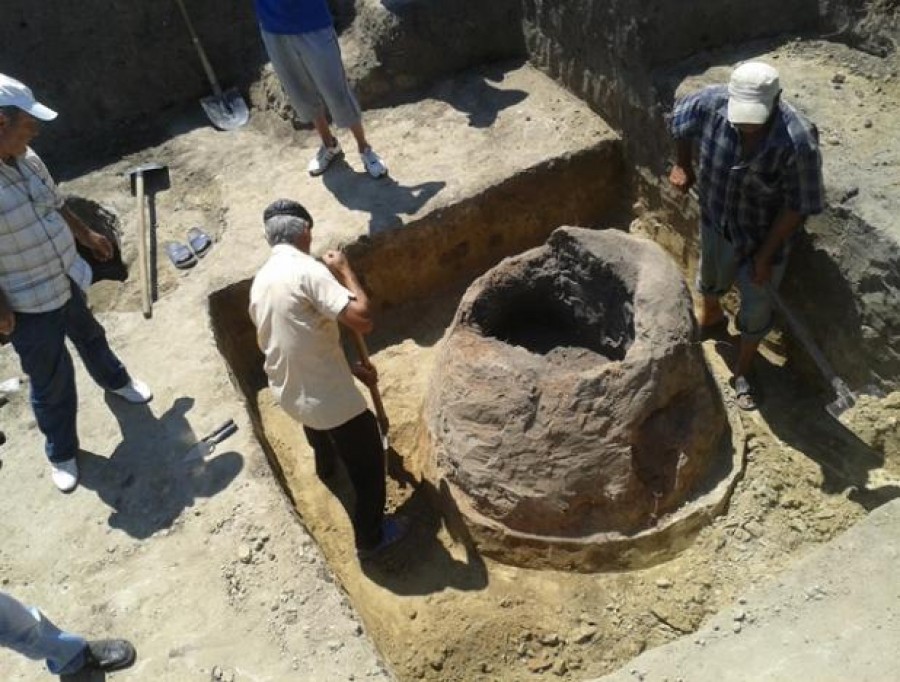 STUDENŢII gălăţeni au DESCOPERIT un cuptor de ars ceramică VECHI de peste 1.700 de ani