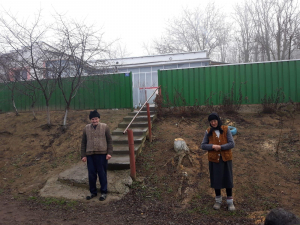 Disperare într-o familie din judeţul Galaţi. Parinţii lui Tudorel îl aşteaptă, zi de zi, în faţa porţii