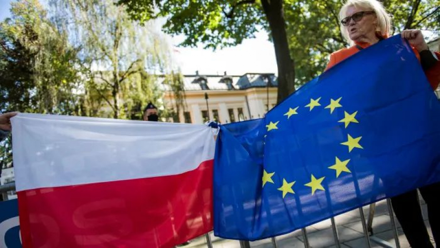 Invocând Constituția, Polonia contestă unele articole din tratatele Uniunii Europene