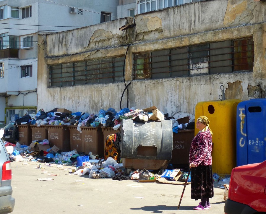 TOMBEROANELE din Galaţi îşi aşteaptă gunoierii. Imagini DEZOLANTE într-o ZI SFÂNTĂ de PAŞTE (FOTO&VIDEO)