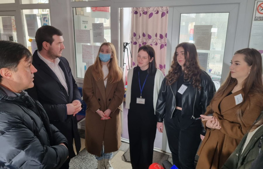 Ministrul Economiei, Florin Spătaru, întâlnire cu ucrainenii refugiați în campusul studențesc din Galați