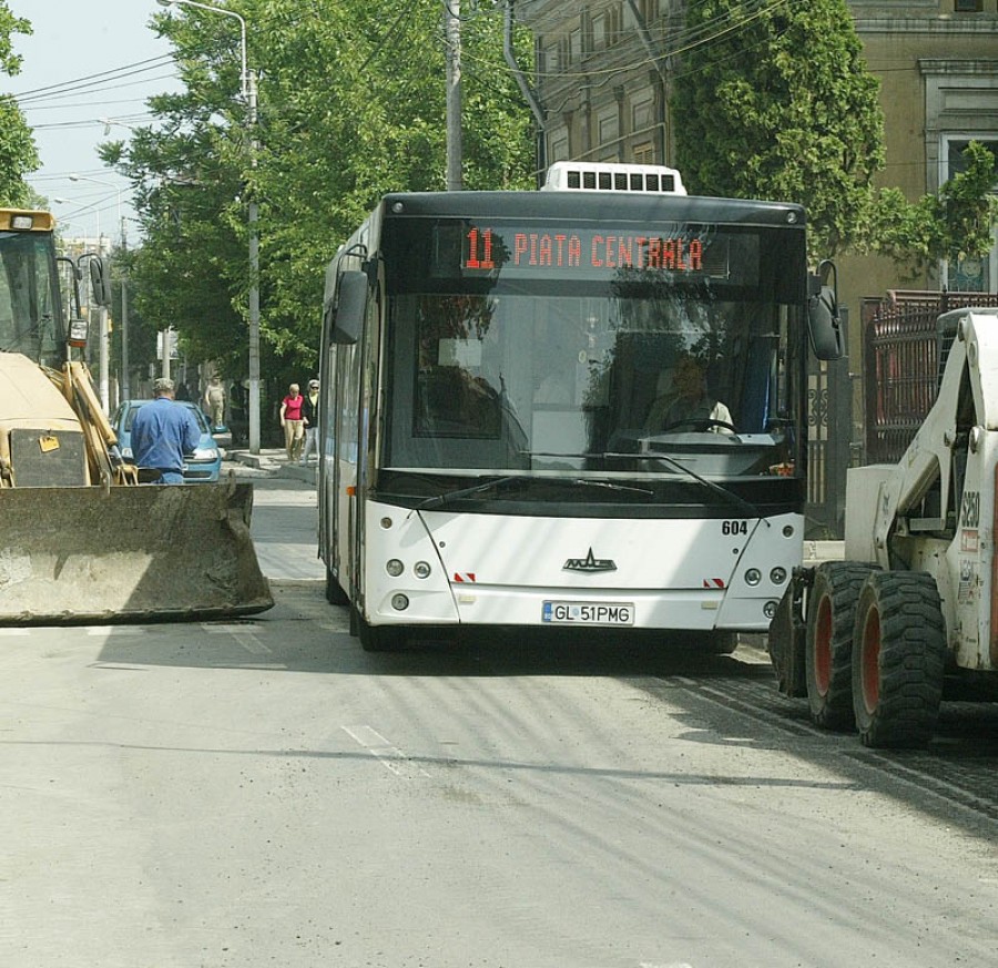 Autobuzele şi microbuzele nu vor mai circula de luni pe strada Bălcescu 