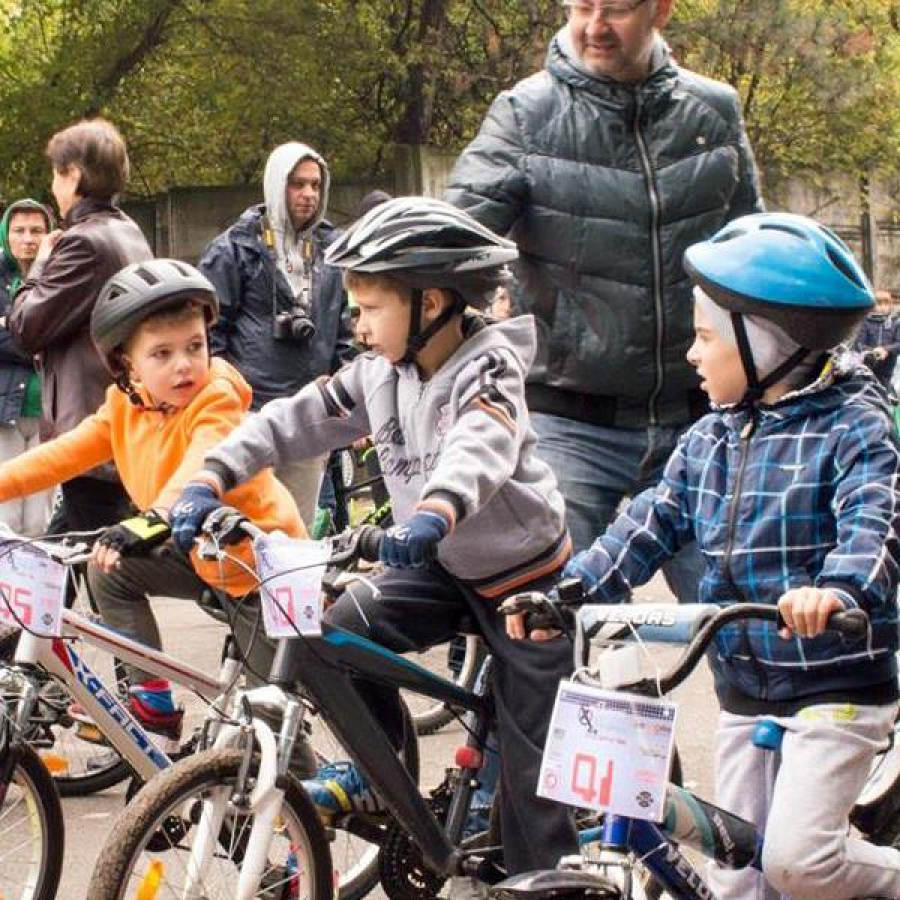 Juniorii pedalează, la Galați