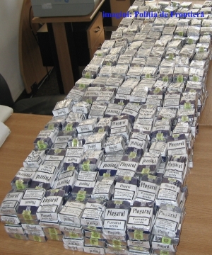 Poliţişti de frontieră acuzaţi de contrabandă cu ţigări