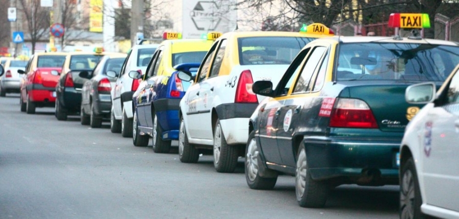 Cea mai mare taxă de autorizare din ţară şi totuşi sunt aproape 1.000 de taxiuri pe străzile Galaţiului