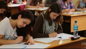 La simulare bac/ Peste 50 la sută dintre elevi au promovat la Limba Română şi proba la alegere