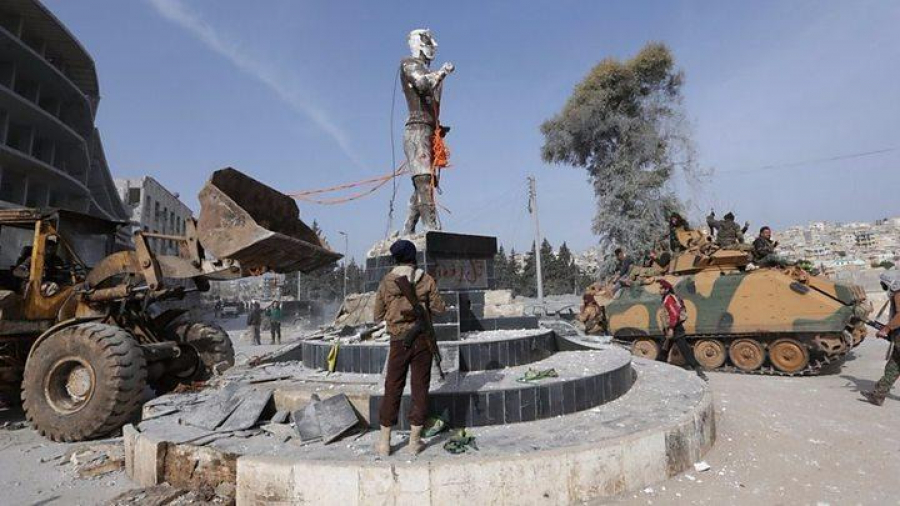 Oraşul Afrin, cucerit şi jefuit de rebelii sirieni aliaţi cu Turcia