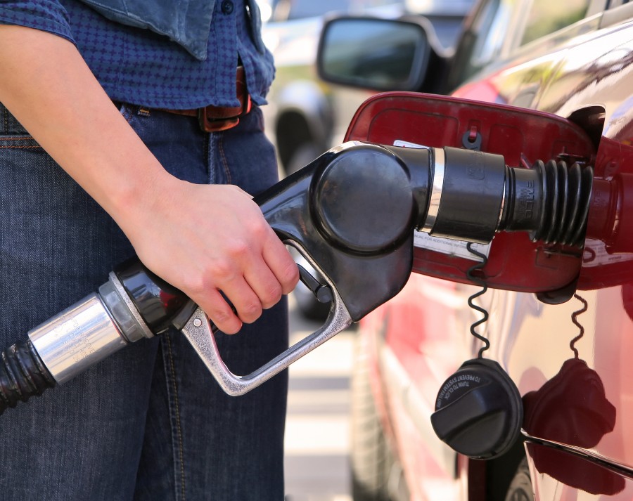 ATENŢIE, ŞOFERI! Protecţia Consumatorului a găsit 80.000 de litri de COMBUSTIBIL CU PROBLEME în şase benzinării gălăţene
