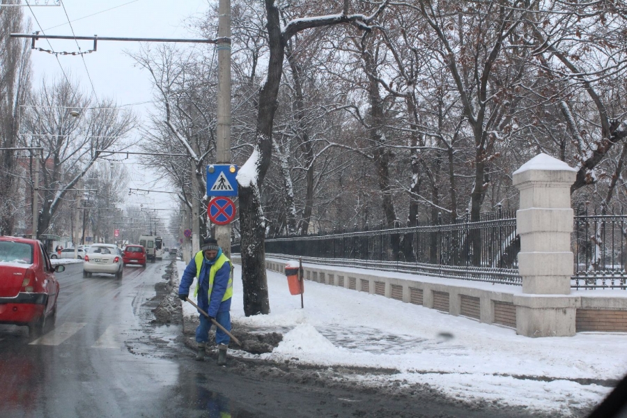 Cum au făcut faţă autorităţile gălăţene PRIMEI NINSORI din această iarnă (FOTO)