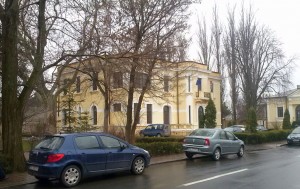 COMORI DE PATRIMONIU/ Clădirea care a fost consulatul Germaniei naziste, vilă pentru Ceauşescu şi sediu CJ