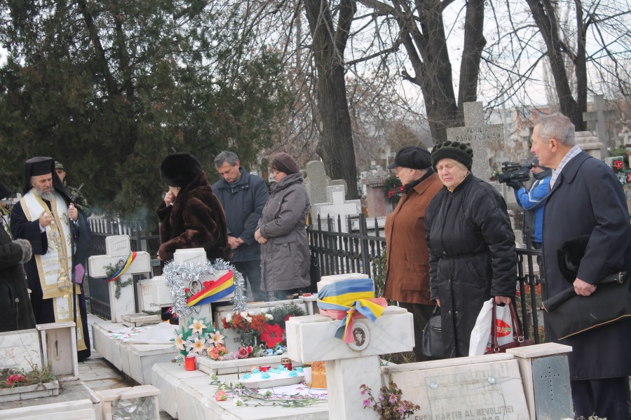 PREA PUŢINI gălăţeni alături de urmaşii MARTIRILOR: „Nu trebuie să ne omorâm eroii” (FOTO)