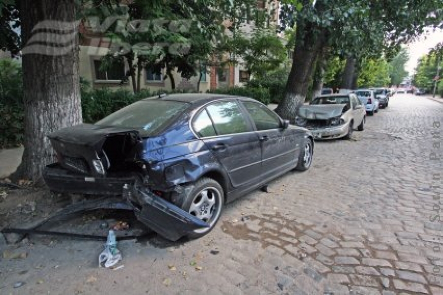 Atac la maşina Poliţiei