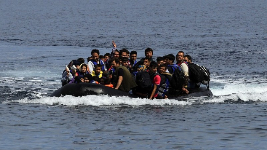 Au ajuns şi în Marea Neagră - Ambarcaţiune cu refugiaţi, interceptată… pe plaja de la 2 Mai