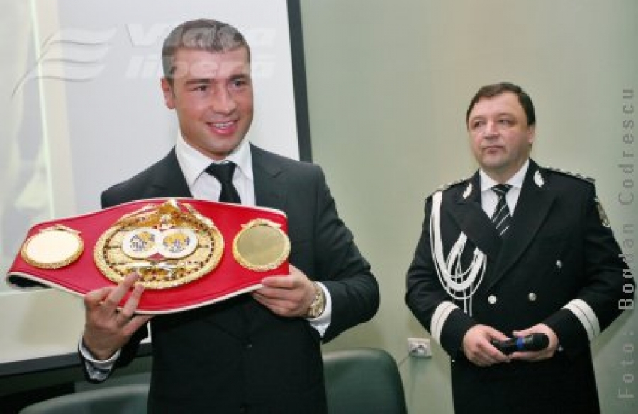 Boxerul Lucian Bute – membru onorific al International Police Association (I.P.A.)