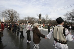 &quot;Hai să dăm mână cu mână cei cu inima română&quot;/ Cum se vede MICA UNIRE din DIASPORA (FOTO)