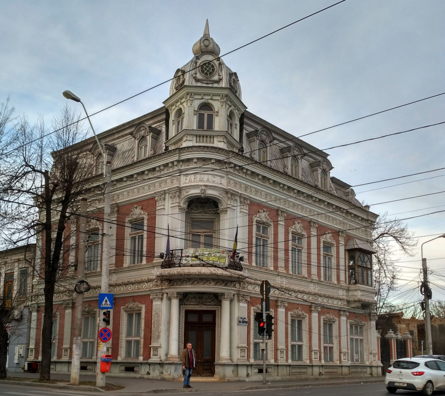 Constructorul Muzeului de Artă Vizuală restaurează Farmacia Ţinc (FOTO)